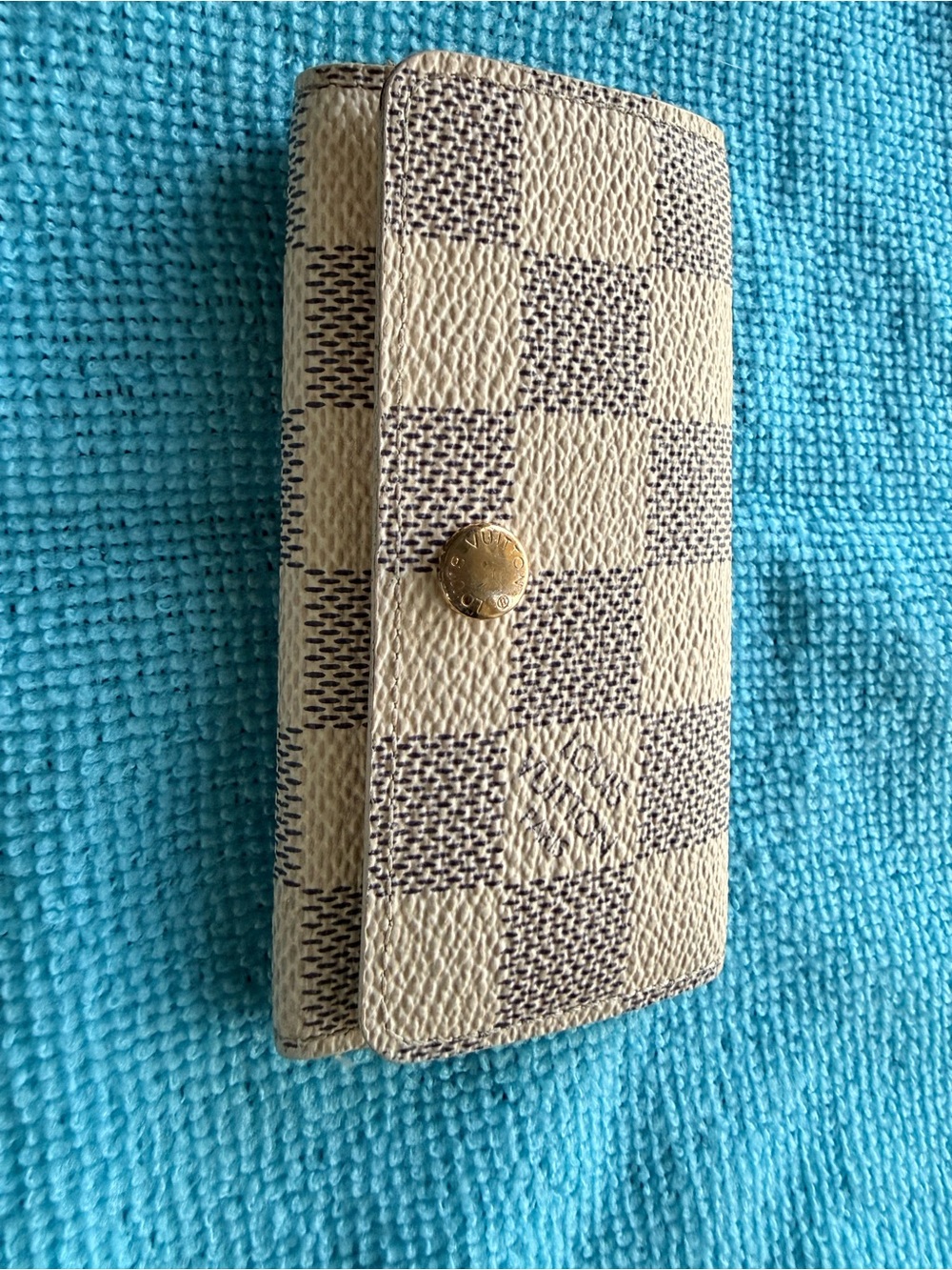 Authentic Louis Vuitton Damier Azur 4 Key Holder 💫
